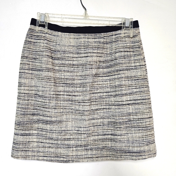 Ann Taylor Mini Skirt Women's Size 2P - Picture 7 of 12